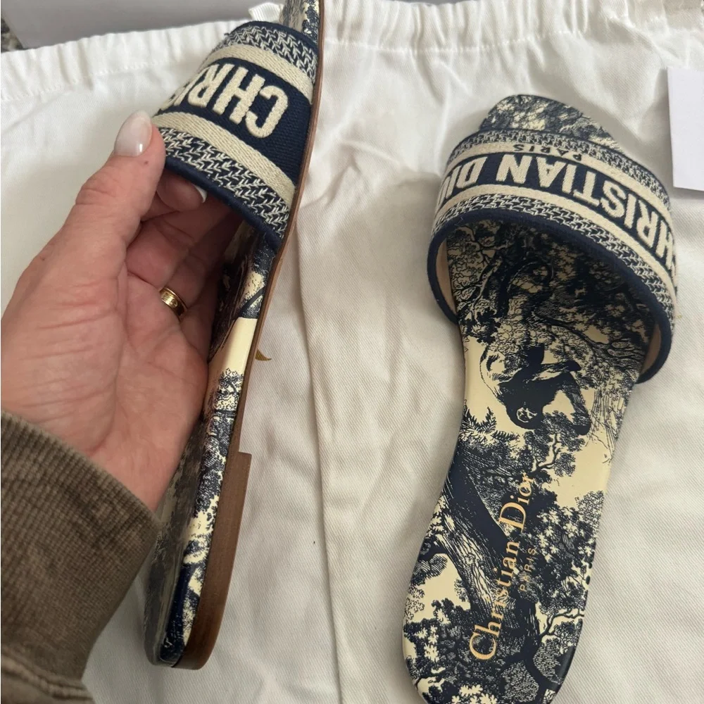 Dior Dway Toile de Jouy Slides Sandals | Size 38 | New With Tags + Box - Picture 8 of 9